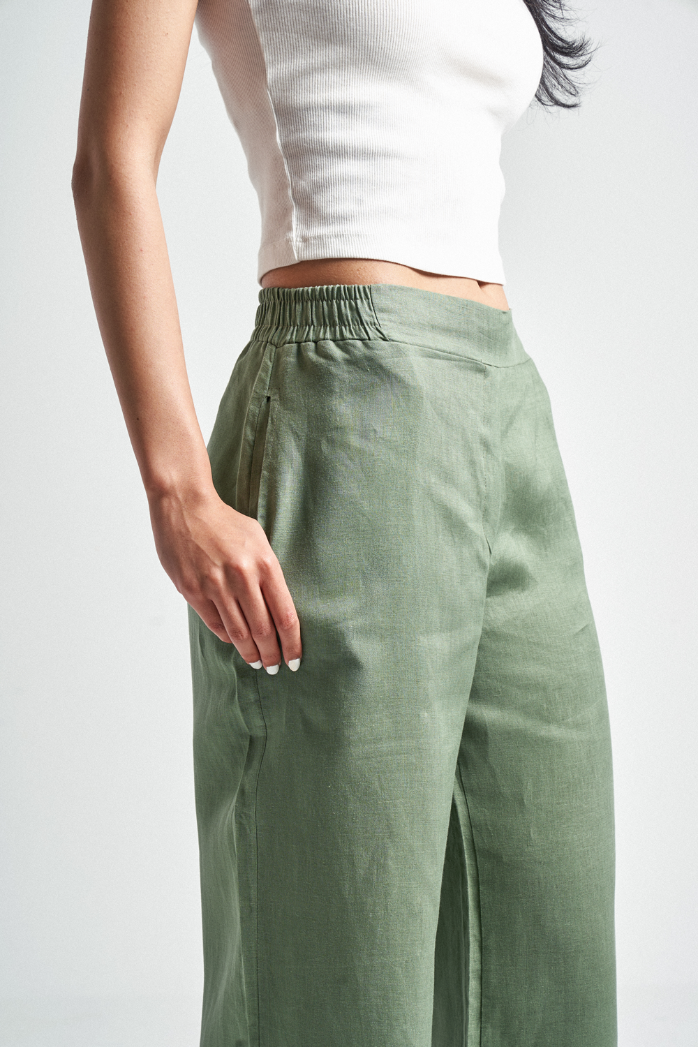 Pure linen pants in Olive